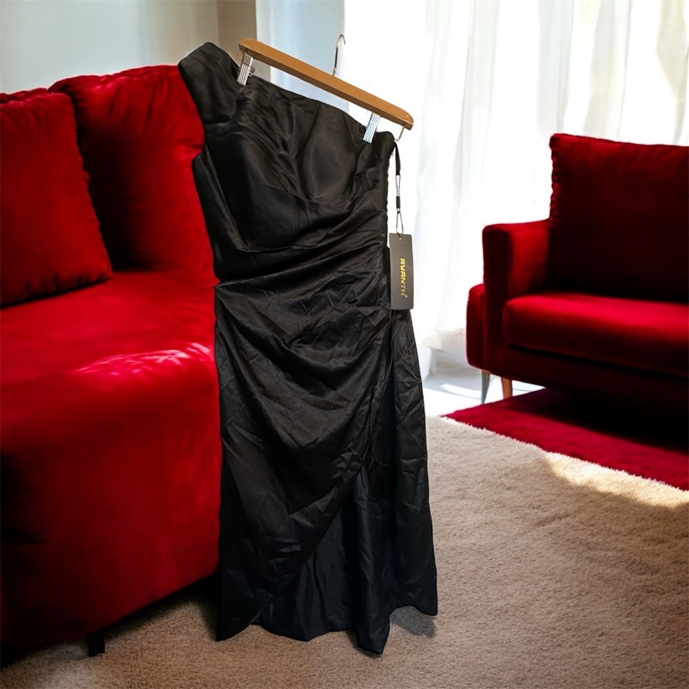Chic Black One Shoulder Dress
